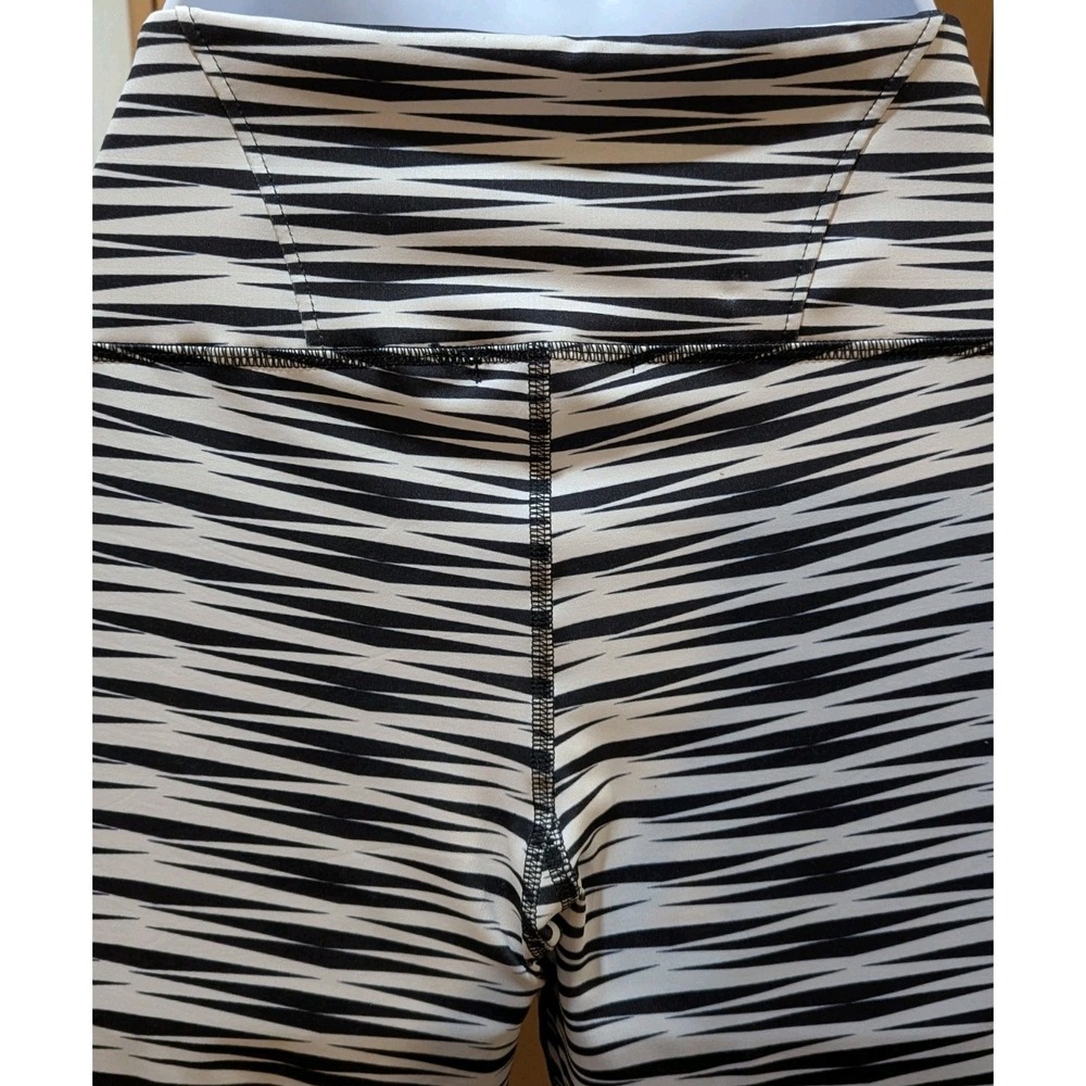 Satva Black & White Zebra Print Workout Compression Leggings Geometric Size L - Picture 7 of 10